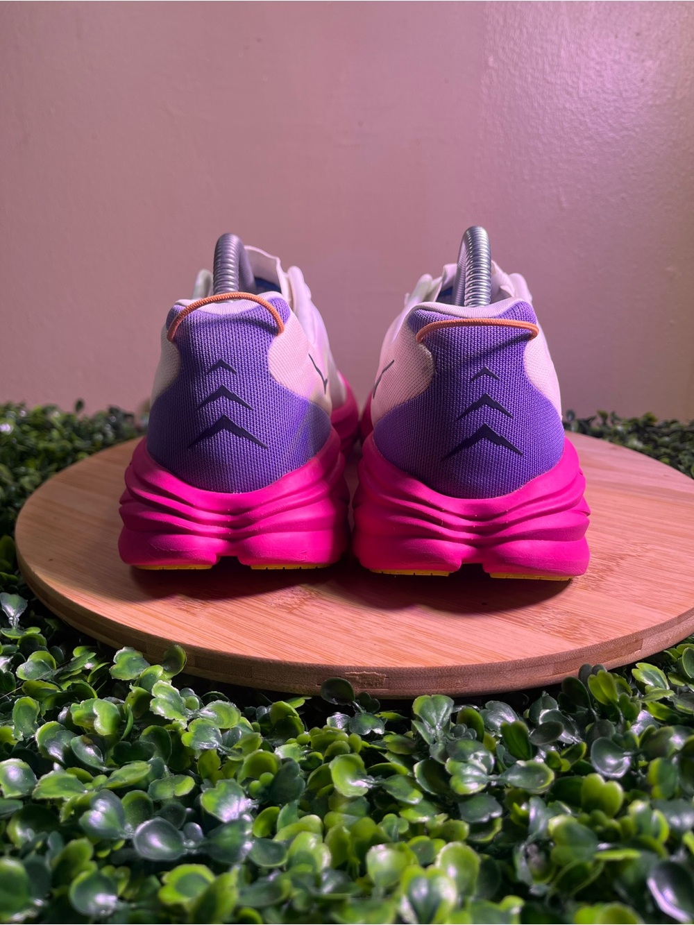 🔥 HOKA RINCON 3 WHITE PINK ATHLETIC RUNNING SHOES WOMENS SIZE 8.5 B - Picture 2 of 10